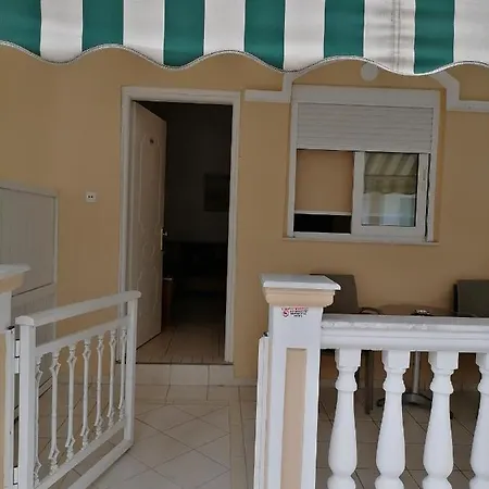 Exarhos Hotell *
