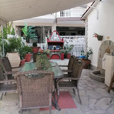 Hotel Exarhos *